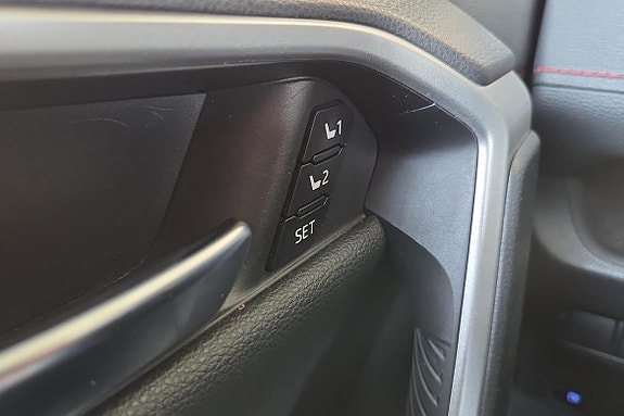 Toyota RAV4 22 of 23