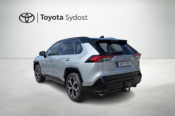 Toyota RAV4 5 of 23