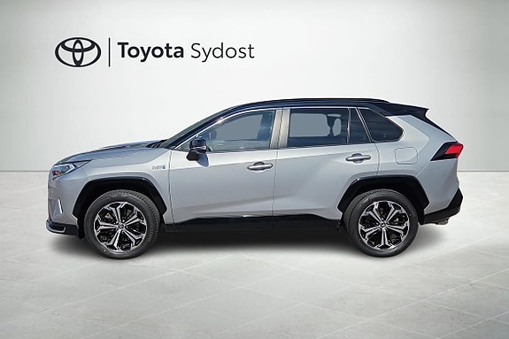 Toyota RAV4 4 of 23