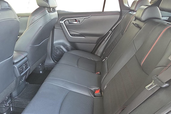 Toyota RAV4 15 of 23