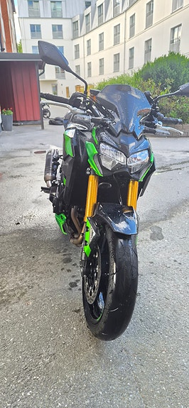 Kawasaki Z900 -SE 2 of 8