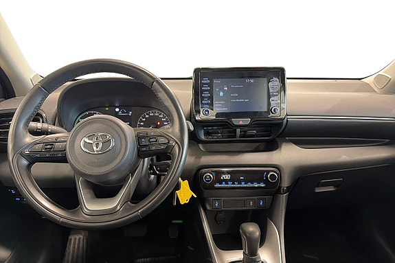 Toyota Yaris 12 of 19