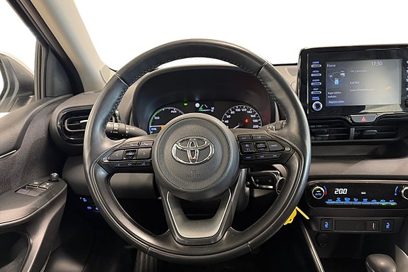 Toyota Yaris 13 of 19