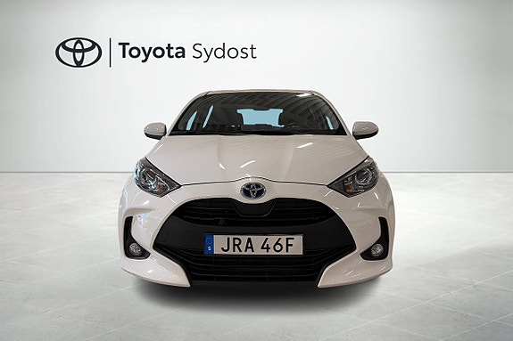 Toyota Yaris 3 of 19