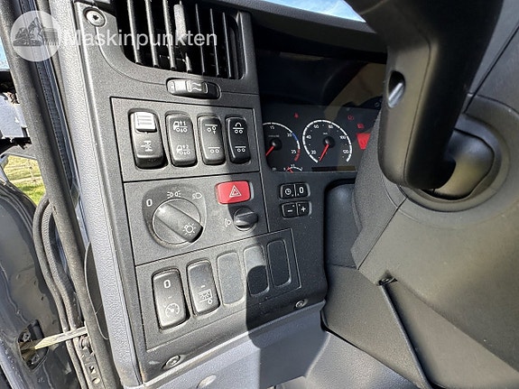 Scania p380 hästlastbil 24 of 27