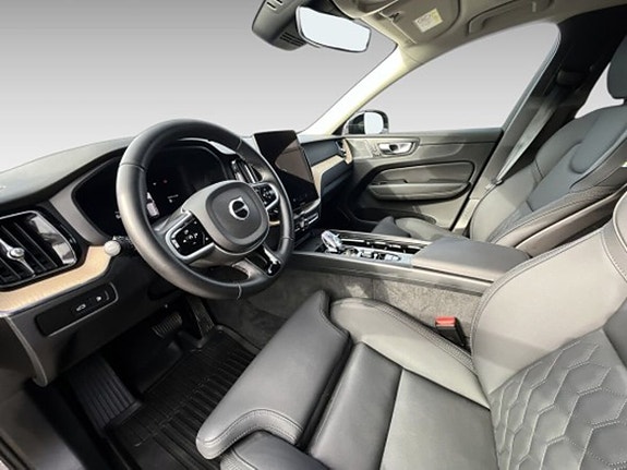 Volvo XC60 10 of 20