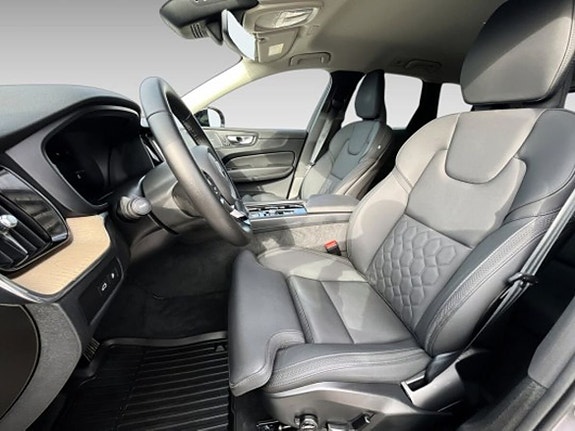 Volvo XC60 9 of 20