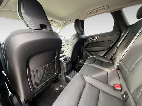 Volvo XC60 12 of 20