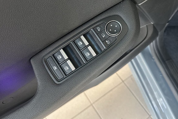 Renault Clio 14 of 16