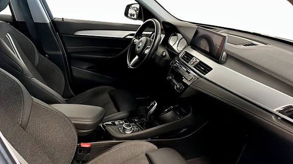 BMW X1 3 of 9