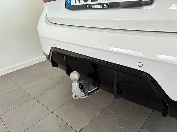 BMW 330e 12 of 15