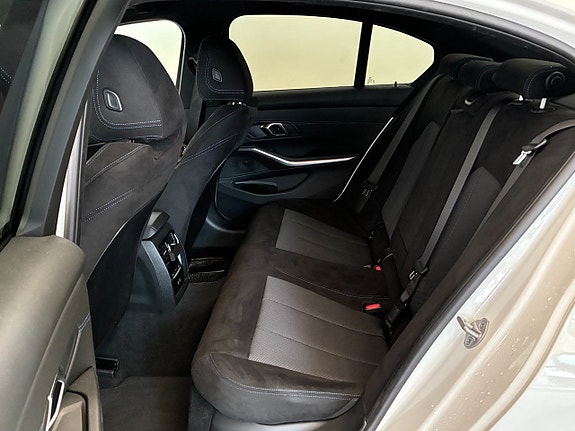 BMW 330e 5 of 15