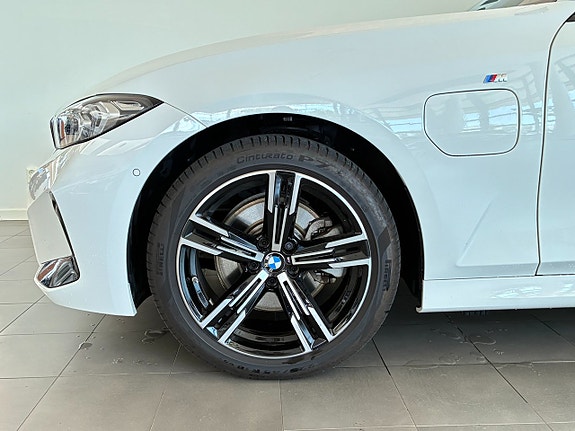 BMW 330e 4 of 15