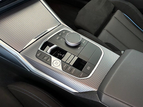 BMW 330e 9 of 15