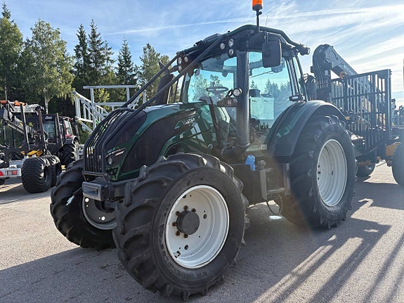 Valtra N154 Direkt Twintrac 2 of 8