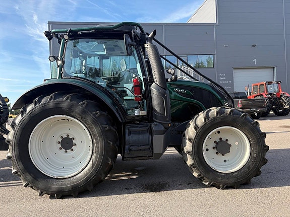 Valtra N154 Direkt Twintrac 5 of 8