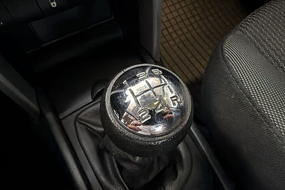 Peugeot 207 15 of 19
