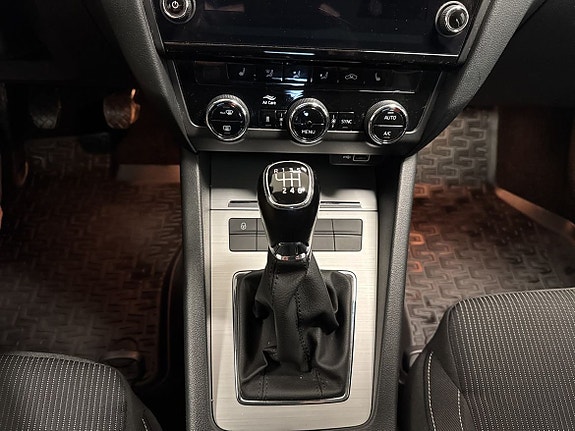 Skoda Octavia 12 of 13