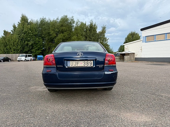 Toyota Avensis 6 of 10