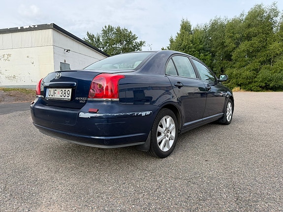 Toyota Avensis 5 of 10