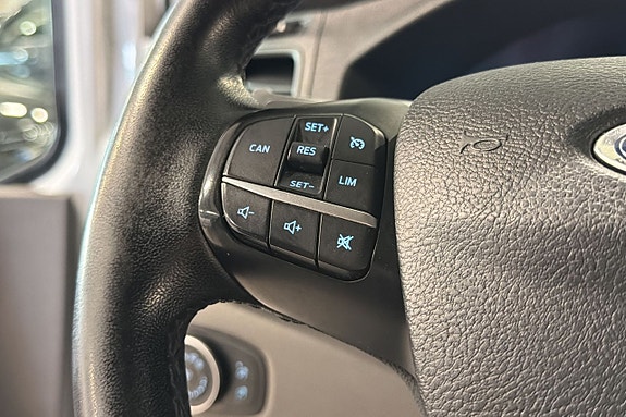 Ford Transit Custom 11 of 18