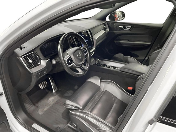 Volvo XC60 10 of 27