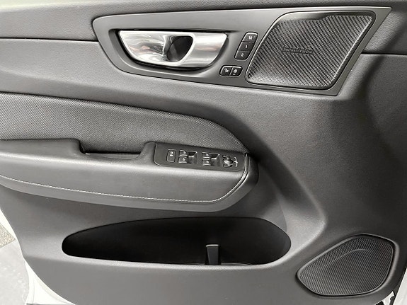 Volvo XC60 12 of 27