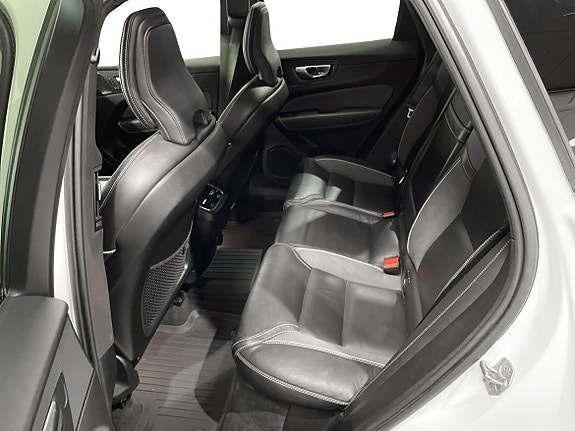 Volvo XC60 13 of 27