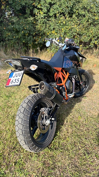 KTM KTM 690 SM R 3 of 4