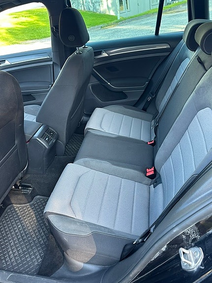 Volkswagen Golf VII 9 of 10