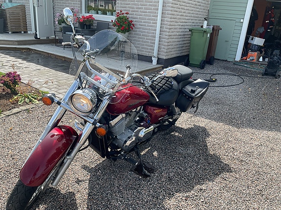 Honda VT750C4 Shadow 7 of 17