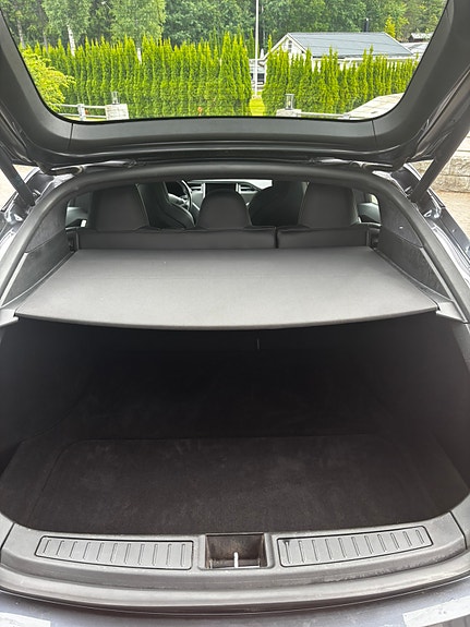 Tesla Model S 6 of 8