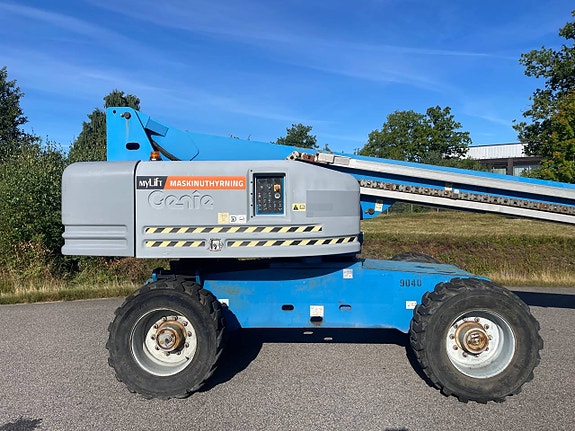 Bomlift Genie S85 - Diesel 4x4 2 of 12