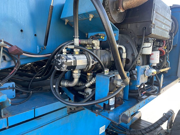 Bomlift Genie S85 - Diesel 4x4 11 of 12