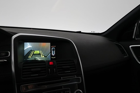 Volvo XC60 13 of 16