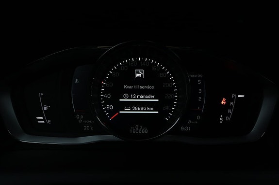 Volvo XC60 11 of 16