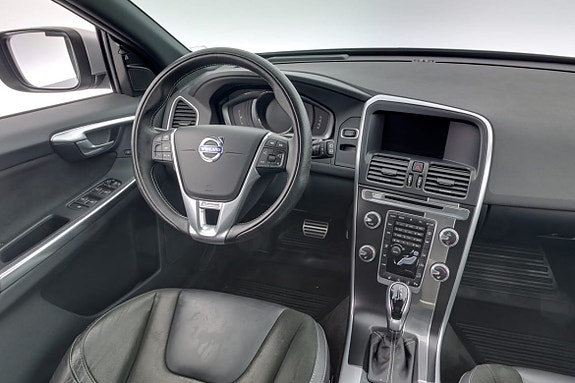 Volvo XC60 8 of 16