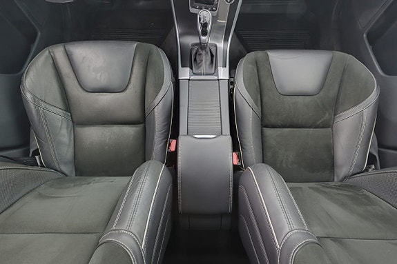 Volvo XC60 9 of 16