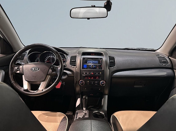 Kia Sorento 8 of 23