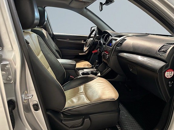 Kia Sorento 10 of 23