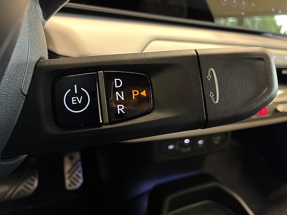 Kia EV4 12 of 16
