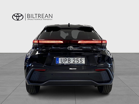 Toyota C-HR 4 of 13