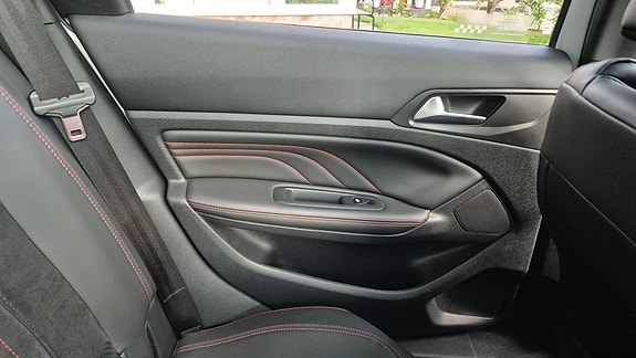 Peugeot 308 SW 7 of 7