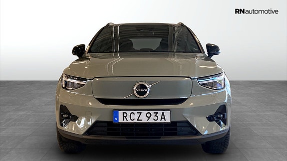 Volvo XC40 8 of 21