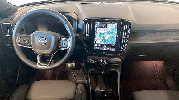Volvo XC40 12 of 21