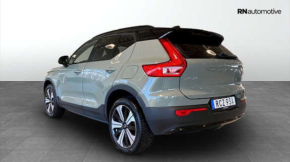 Volvo XC40 3 of 21