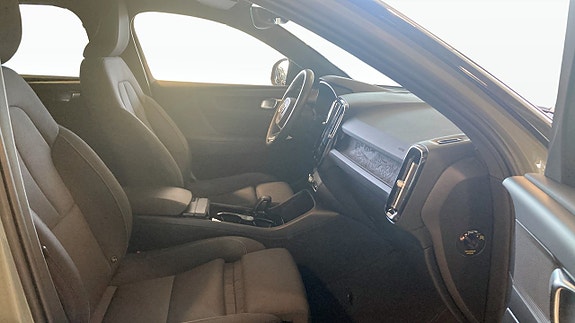 Volvo XC40 19 of 21