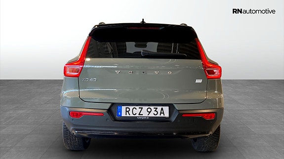 Volvo XC40 4 of 21