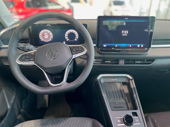 Volkswagen T-Roc 8 of 15