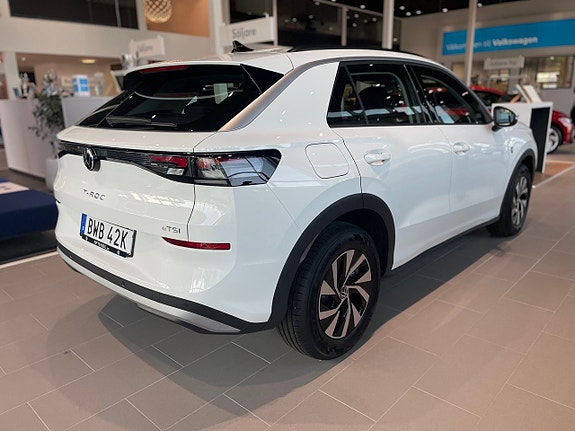 Volkswagen T-Roc 4 of 15